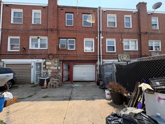 Building Photo - 7010 Kindred St
