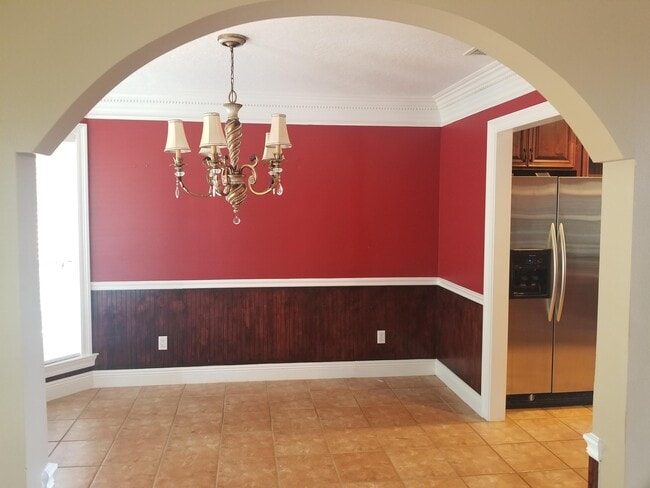 Building Photo - 521 Parish Blvd
