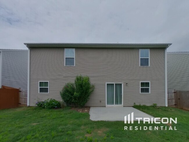 Building Photo - 120 Castlebrook Dr