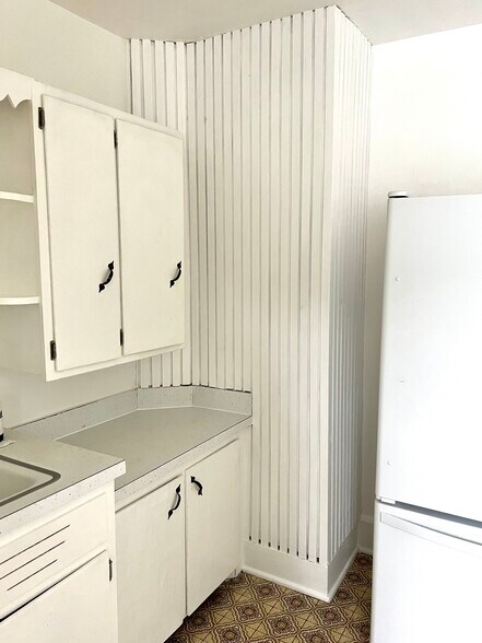 Building Photo - 27 Reed St