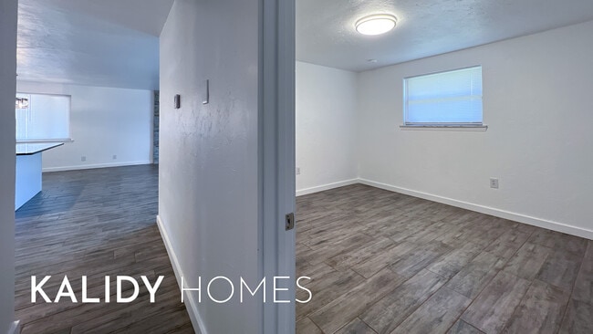 Building Photo - 702 Amity Ln