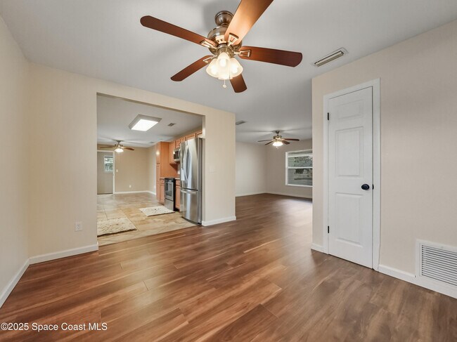 Building Photo - 5155 Sharlene Dr