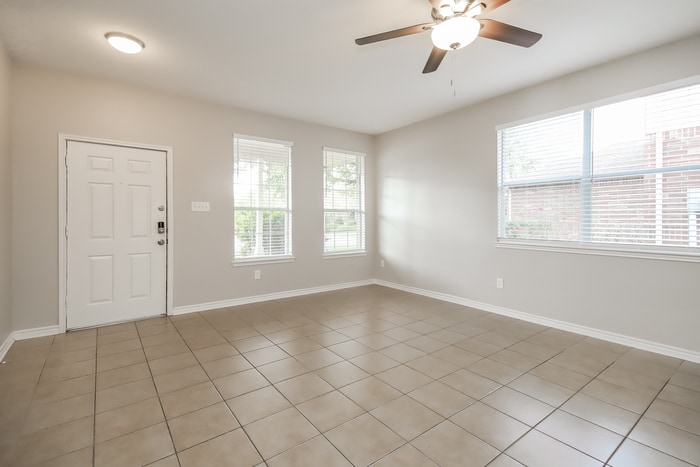 Building Photo - 1026 Riverwood Dr