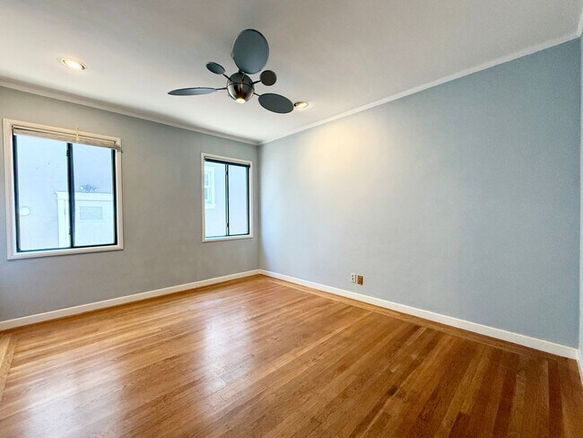 Building Photo - Beautifully Renovated Single-Family Home i...