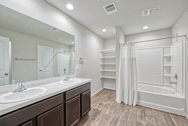 Building Photo - 15506 Bosque Viejo Trl