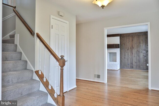 Building Photo - 5423 Rilian Ct