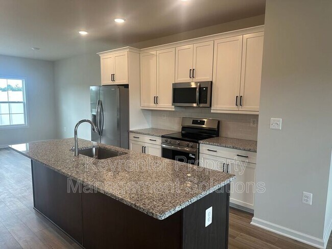 Building Photo - 121 Gibraltar Dr