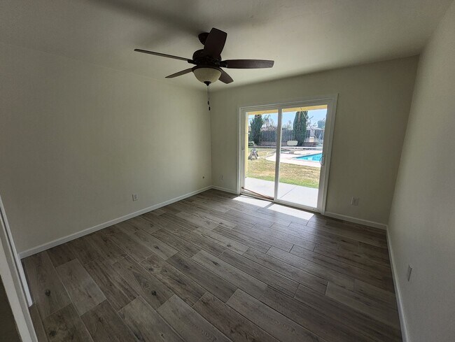 Building Photo - 2801 El Berrendo Ave., Bakersfield, CA 93304