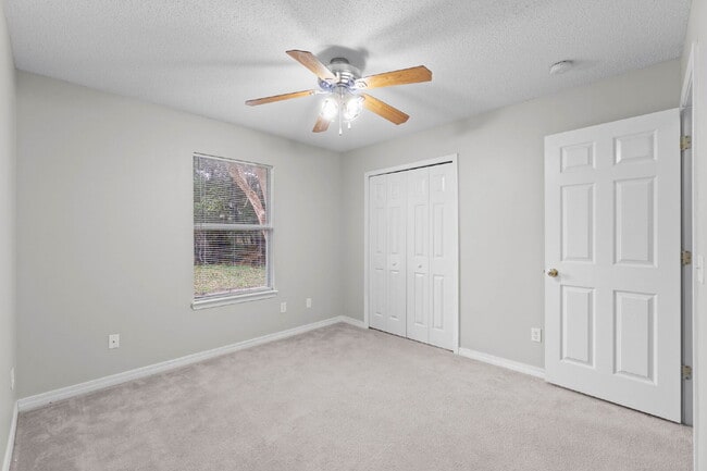 Building Photo - 312 Peggy Dr