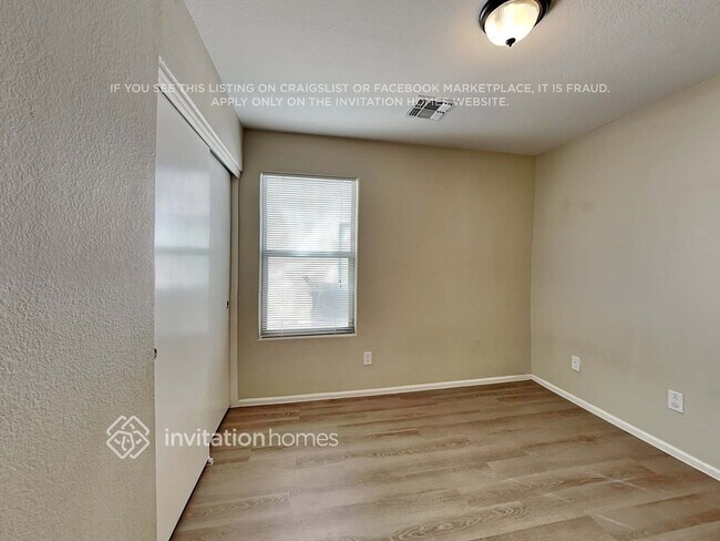 Building Photo - 1088 E Palomino Way