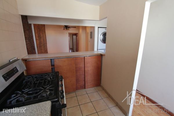 Building Photo - 475 3rd Ave