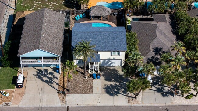 Building Photo - 607 Sand Key Dr