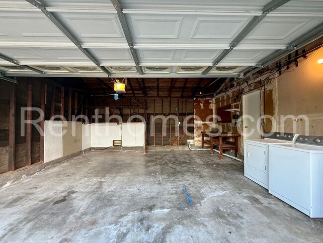 Building Photo - 5281 Constitution Rd