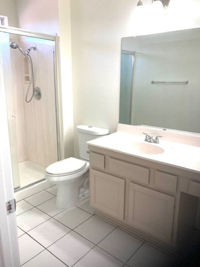 Building Photo - Newly Renovated Sun City Summerlin Home 55+