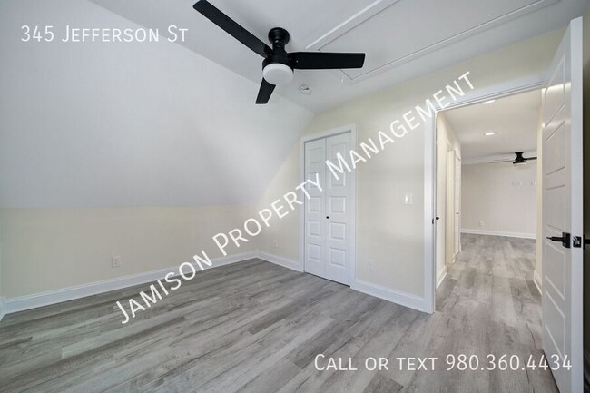 Building Photo - 345 Jefferson St