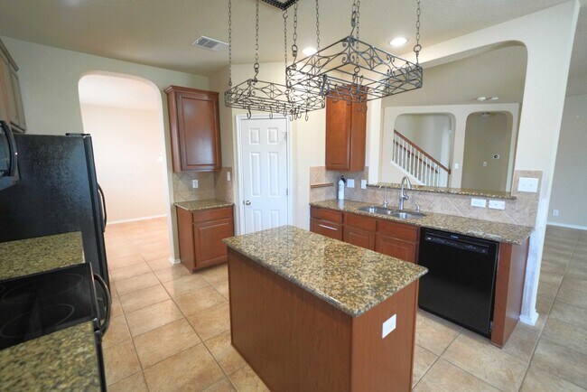 Building Photo - Immaculate Rental Now Available in Cibolo!...