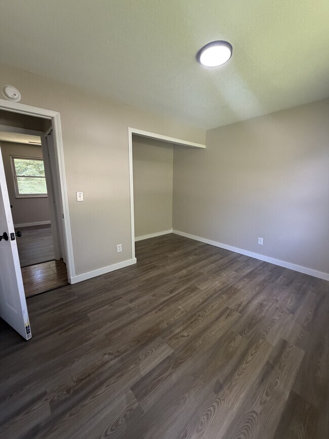 Building Photo - 62183 Forestview Dr