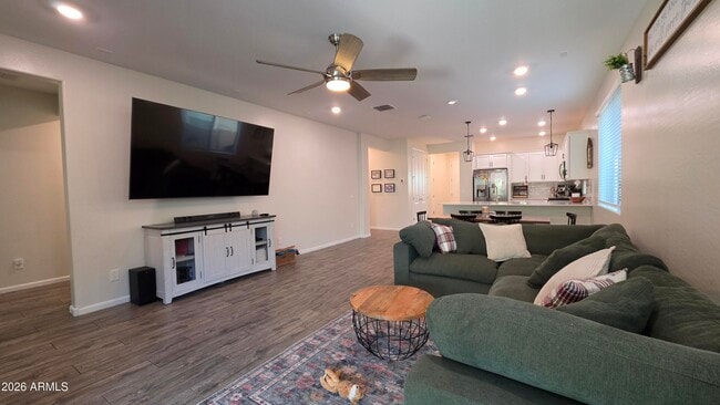 Building Photo - 45394 W Norris Rd