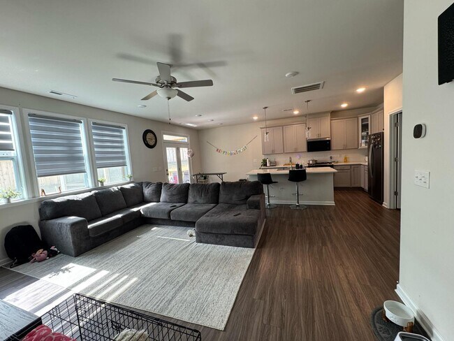 Building Photo - 1309 McFarlan Ct