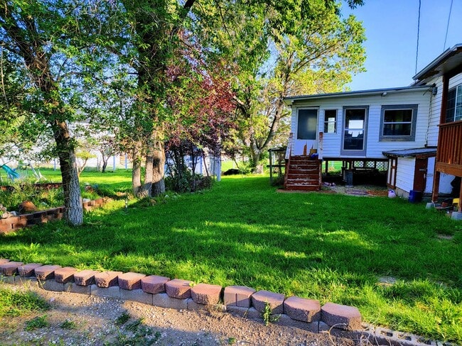 Building Photo - 646 S Coleman St