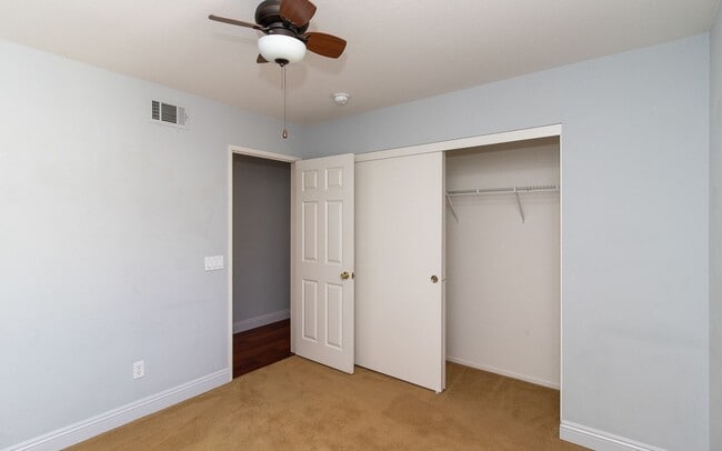 Building Photo - Spacious 6 Bedroom Home With Huge Backyard!