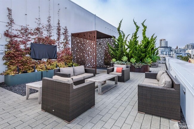 Building Photo - 388 Fulton St