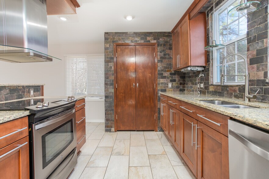 Pantry - 2244 W Front St