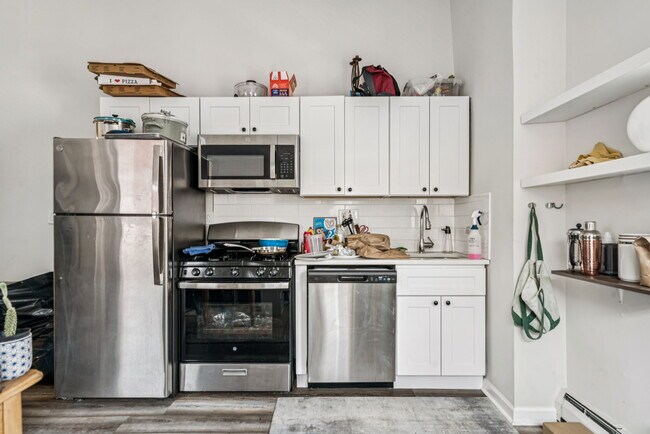 Building Photo - 1917 Spring Garden St