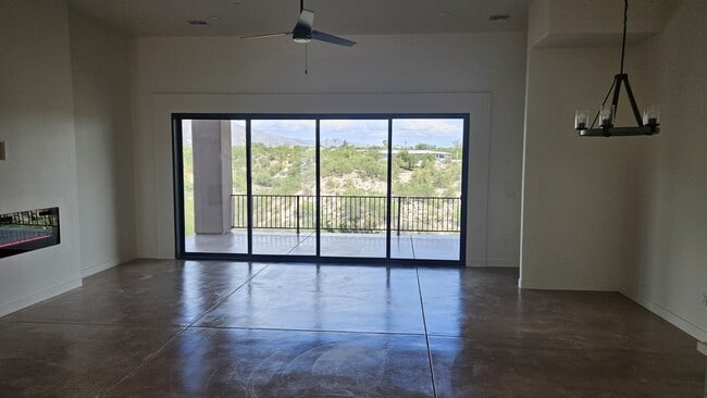 Building Photo - 5730 N Williams Dr