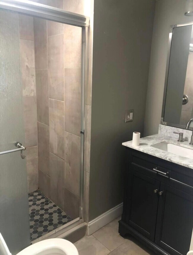 Building Photo - 126 Hudson St