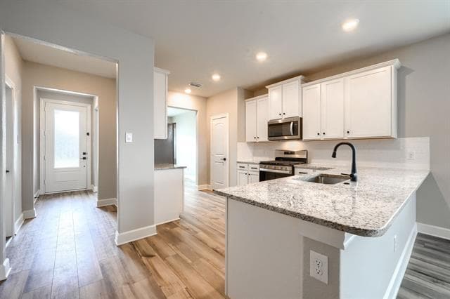 Building Photo - 909 Emerson Dr