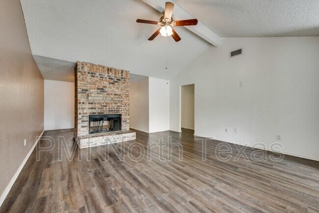 Building Photo - 2907 Kathleen Ln