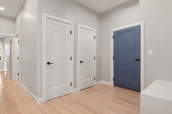 Building Photo - 99 Williams St