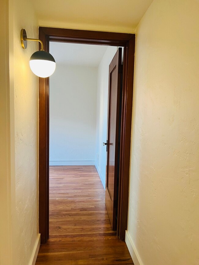 Building Photo - 514 W Turney Ave