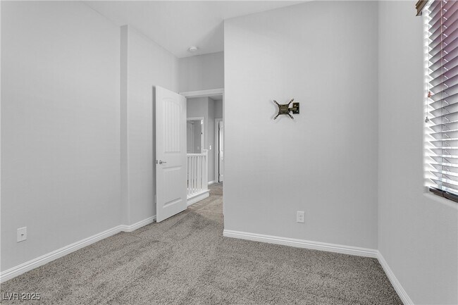 Building Photo - 9404 Sand Tiger Ave