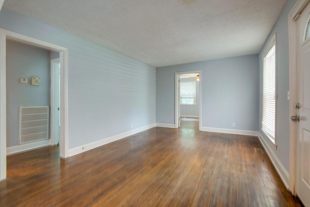 Building Photo - 1215 Kenmore Pl