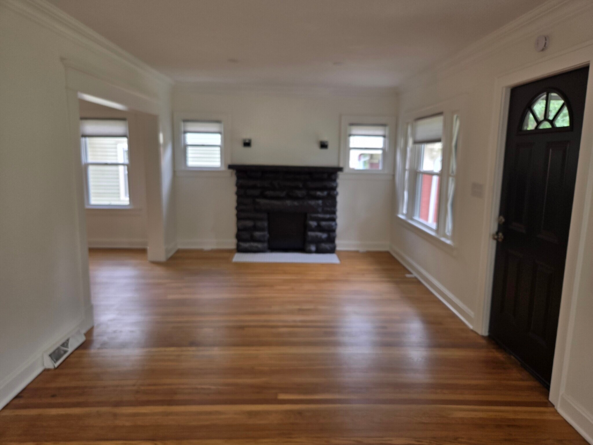 Living room - 5640 Paseo Blvd
