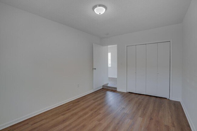 Building Photo - 304 John N Garner Cir