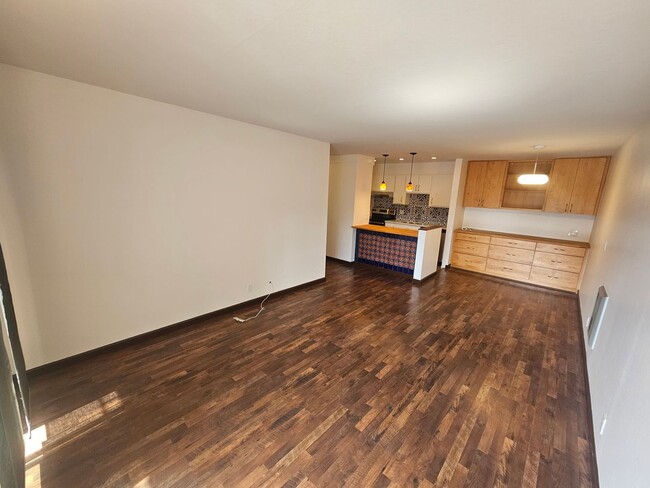 Building Photo - Cozy 2 Bedroom Condo Looking Near Piedmont...