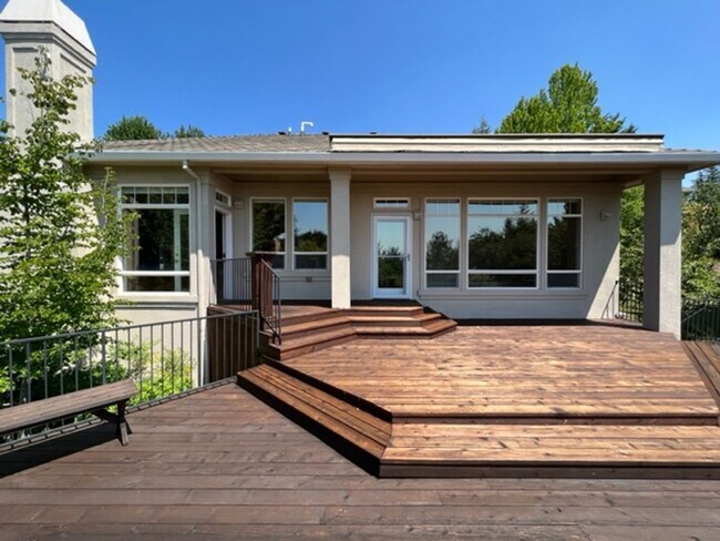 Building Photo - SPACIOUS & STYLISH CUSTOM HOME- 4 BEDROOMS...