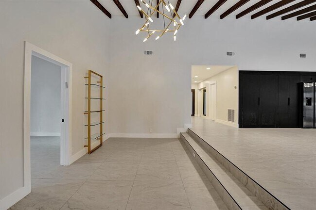 Building Photo - 3501 N Park Rd