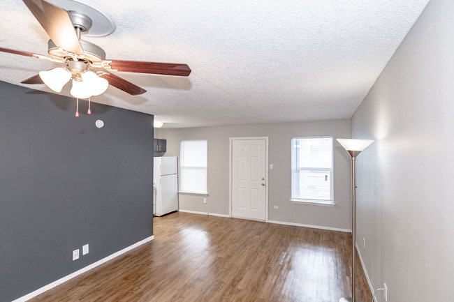 Building Photo - Sangria Park