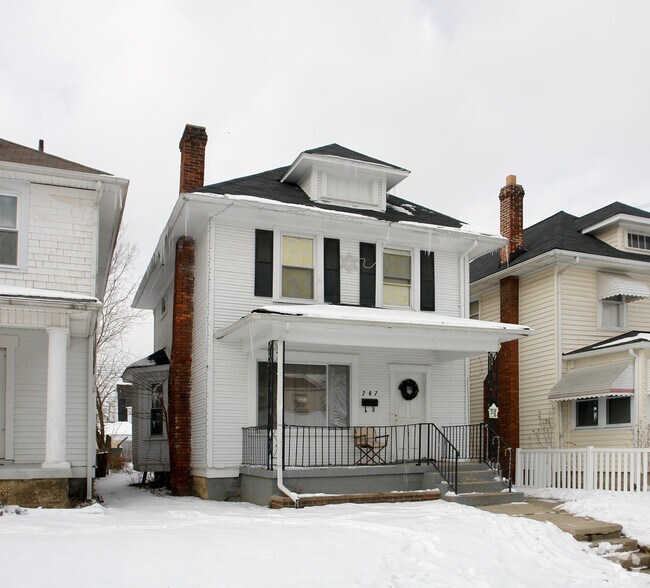 Building Photo - 207 S Richardson Ave