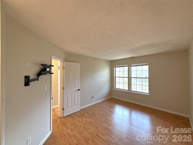 Building Photo - 6500 Clavell Ln