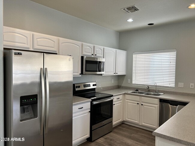 Building Photo - 3943 E Jasper Dr