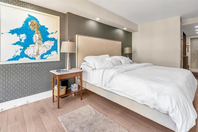 Building Photo - 1865 Brickell Ave