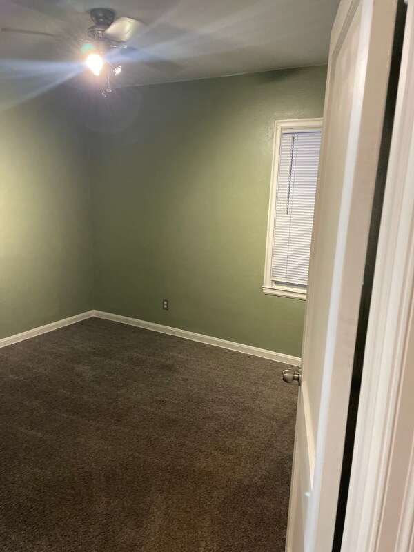 Building Photo - 1665 Tonawanda Ave