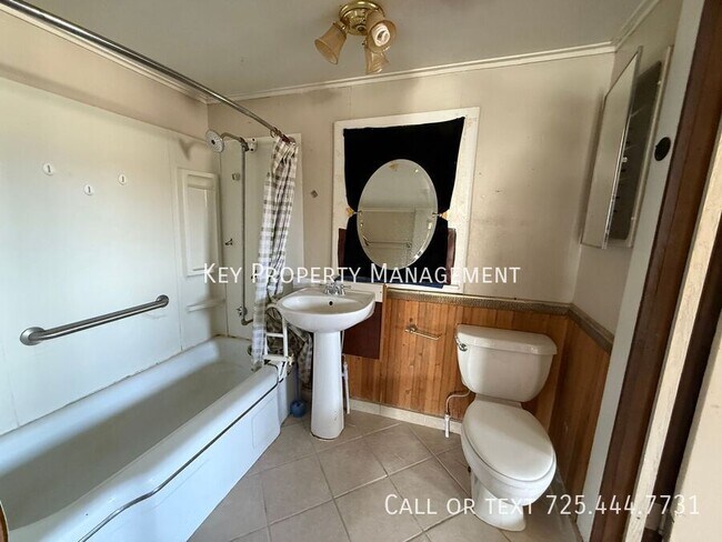 Building Photo - Pioche 2 Bedroom Home