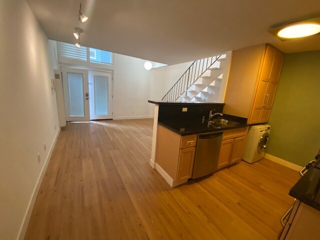 Building Photo - 1395 Lyon St