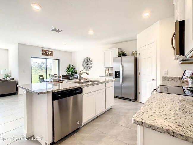 Building Photo - Charming SFH in Cypress Bay Preserve